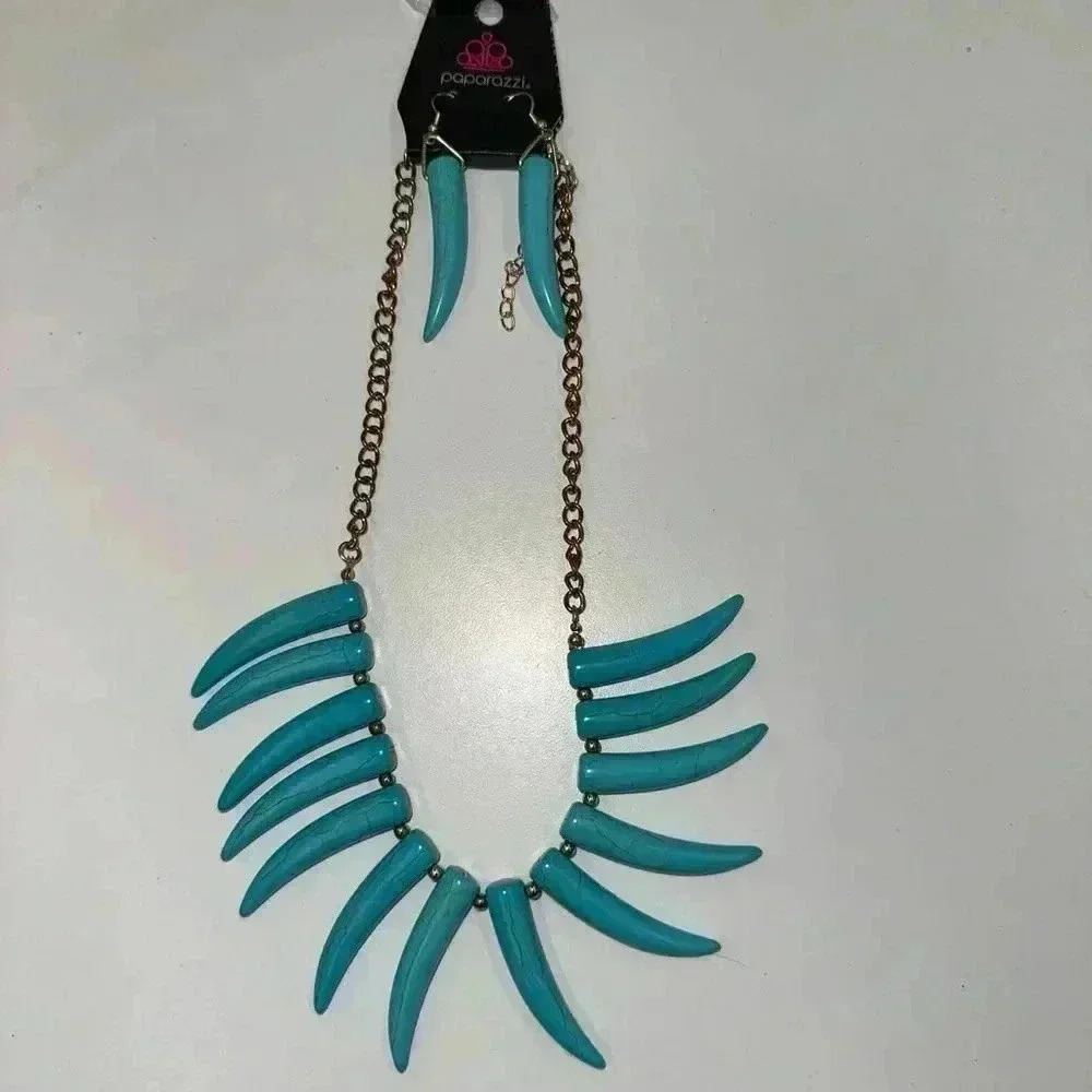 Paparazzi Tusk Tundra Blue Turquoise Stone Short Necklace Set with earrings NEW!